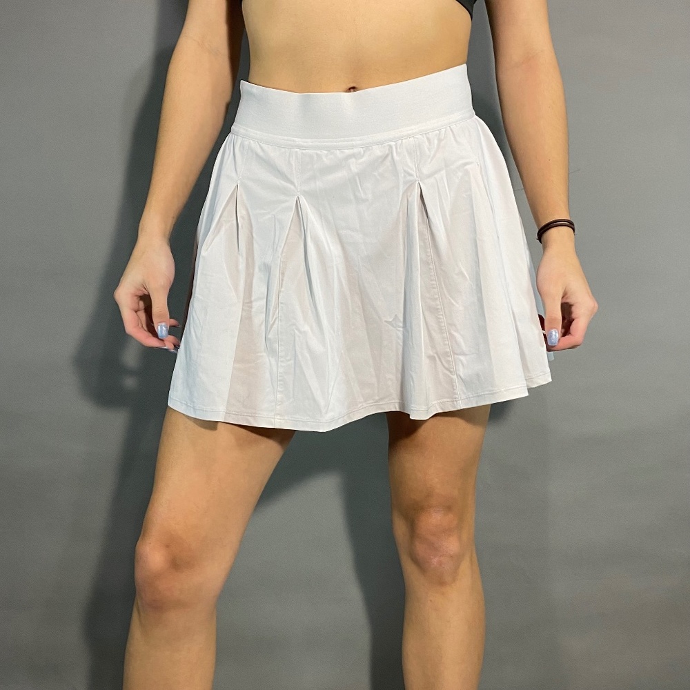 Lululemon Grey/White Pleated Golf Skirt w/ Pockets Size 6